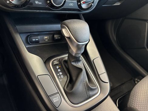 Used 2025 Kia Soul LX w/ LX Technology Package FWD image 39