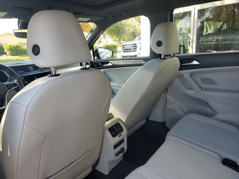 Used 2023 Volkswagen Tiguan SE R-Line image 16