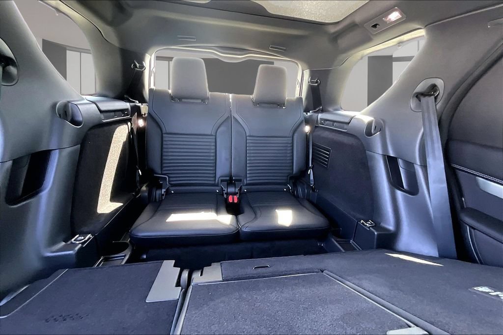 New 2026 Land Rover Discovery Dynamic SE AWD/4WD image 11