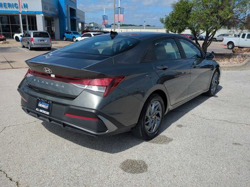 Used 2024 Hyundai Elantra SEL FWD image 8