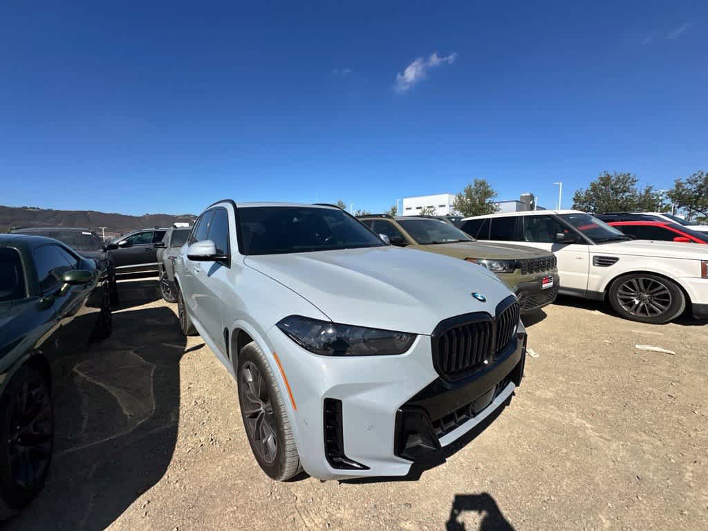 Used 2025 BMW X5 sDrive40i w/ M Sport Package RWD image 2
