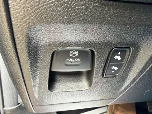 Used 2023 RAM 1500 Laramie AWD/4WD image 19