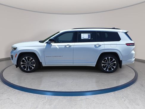 Used 2024 Jeep Grand Cherokee L Overland w/ Advanced Protech Group III AWD/4WD image 8
