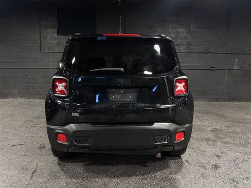 Used 2017 Jeep Renegade Altitude image 4