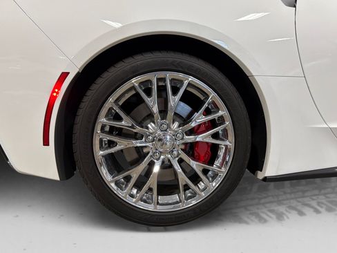 Used 2017 Chevrolet Corvette Stingray Coupe w/ Carbon Flash Badge Package RWD image 48