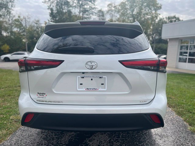 Used 2023 Toyota Highlander XLE FWD image 7