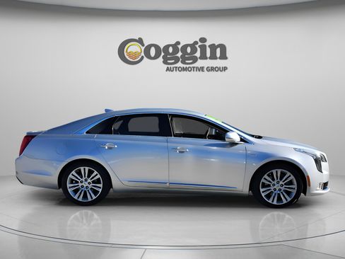 Used 2018 Cadillac XTS Luxury image 6