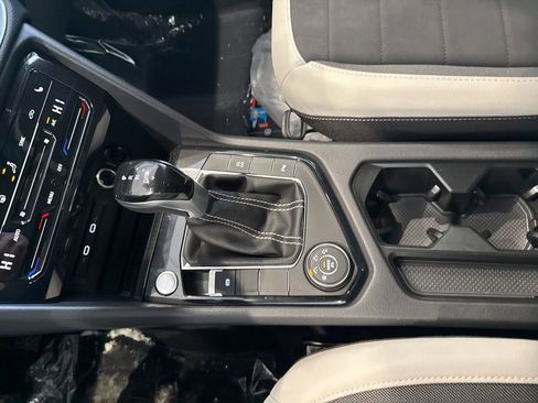 New 2026 Volkswagen Taos SE image 19