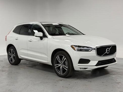 Used 2021 Volvo XC60 T6 Momentum image 5