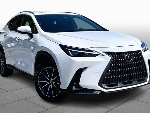 Used 2025 Lexus NX 250 FWD w/ Towing Package (2000 Lbs) image 3