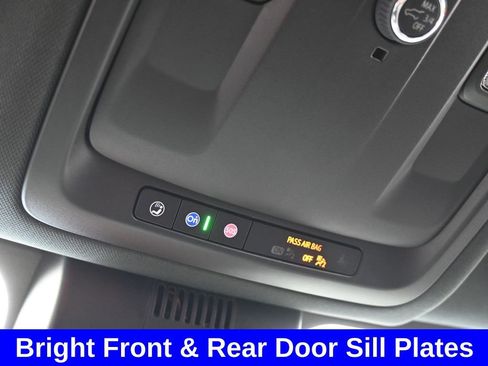 Used 2023 Chevrolet Suburban LT image 18