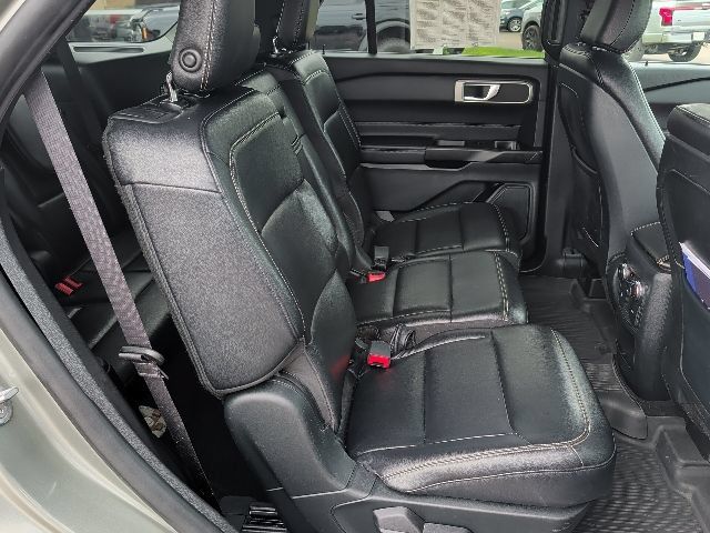 Certified 2020 Ford Explorer XLT w/ Equipment Group 202A AWD/4WD image 32
