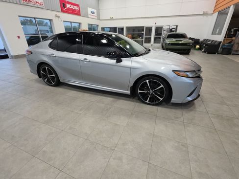 Used 2019 Toyota Camry FWD image 5