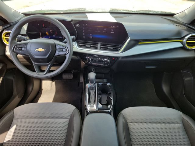 Used 2025 Chevrolet Trax LT FWD image 15