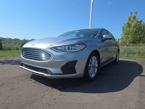 Certified 2020 Ford Fusion SE FWD image 3
