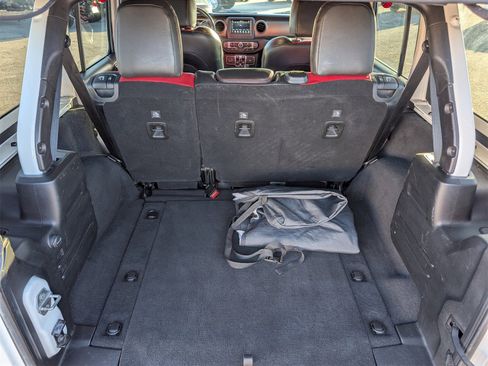 Used 2019 Jeep Wrangler Unlimited Sport S image 13