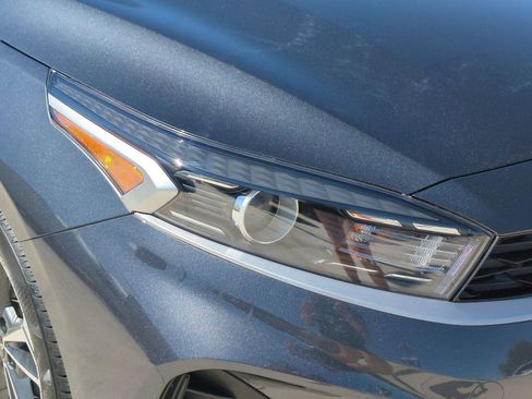 Certified 2023 Kia Forte LXS w/ LXS Technology Package FWD image 10