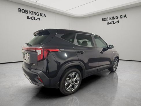 Used 2024 Kia Seltos LX AWD/4WD image 5