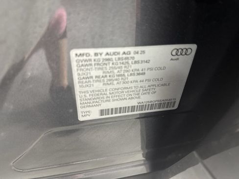 Used 2025 Audi SQ6 e-tron Premium Plus w/ Premium Plus AWD/4WD image 39
