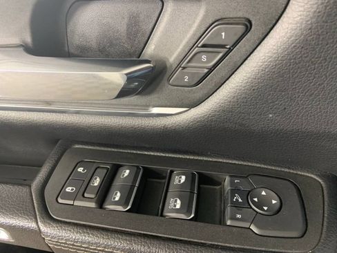 Used 2025 RAM 1500 Laramie AWD/4WD image 21