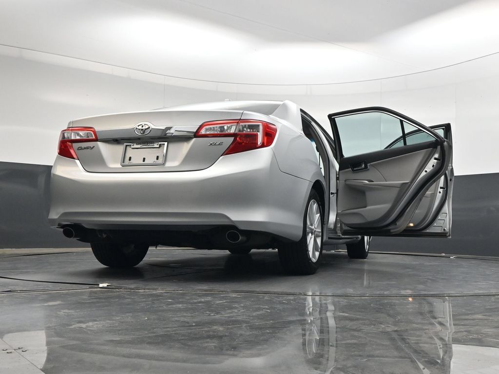 Used 2012 Toyota Camry XLE FWD image 43
