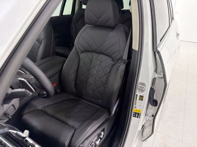 Certified 2024 BMW X7 xDrive40i w/ Premium Package AWD/4WD image 13