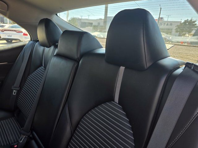 Used 2022 Toyota Camry SE FWD image 12