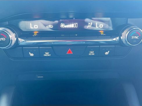 Used 2020 MAZDA MAZDA3 AWD Hatchback w/ Premium Pkg image 20