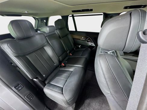 Certified 2025 Land Rover Range Rover Long Wheelbase SE AWD/4WD image 29