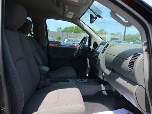 Used 2020 Nissan Frontier SV w/ Midnight Edition Floor Mats AWD/4WD image 19