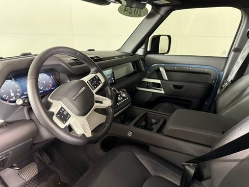 Used 2024 Land Rover Defender 110 X-Dynamic SE image 6