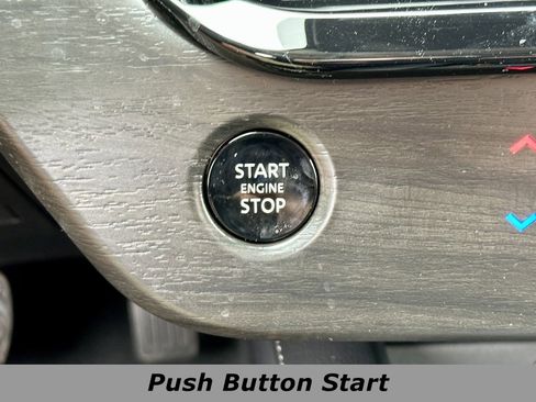 Used 2025 Nissan Murano SV image 10