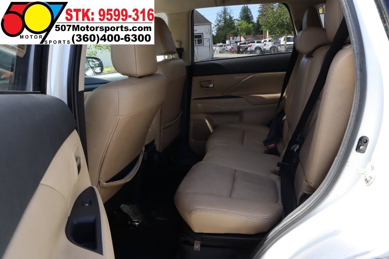 Used 2016 Mitsubishi Outlander SEL AWD/4WD image 13