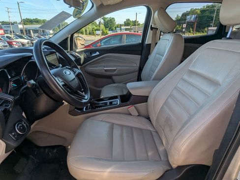 Used 2018 Ford Escape SEL AWD/4WD image 9