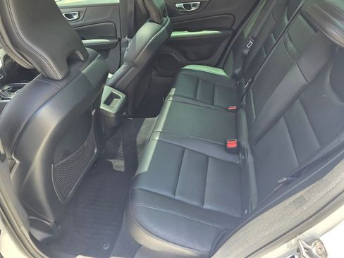 Used 2020 Volvo S60 T5 Momentum FWD image 28