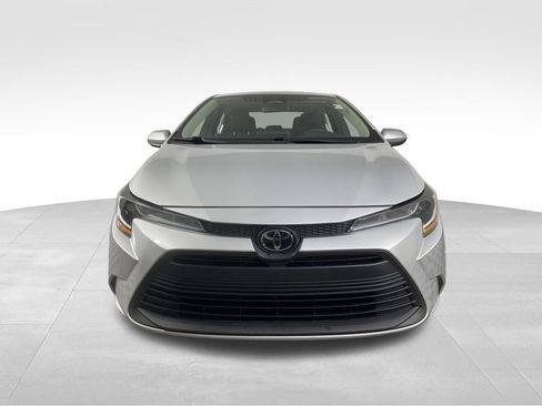 Used 2024 Toyota Corolla LE FWD image 3