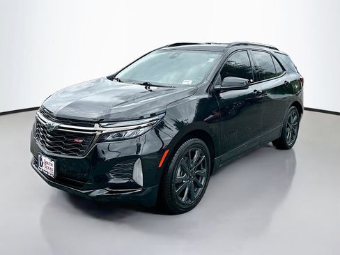 Used 2023 Chevrolet Equinox RS FWD image 3