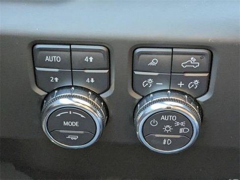 Used 2024 GMC Sierra 2500 AT4X w/ AT4X AEV Edition image 25