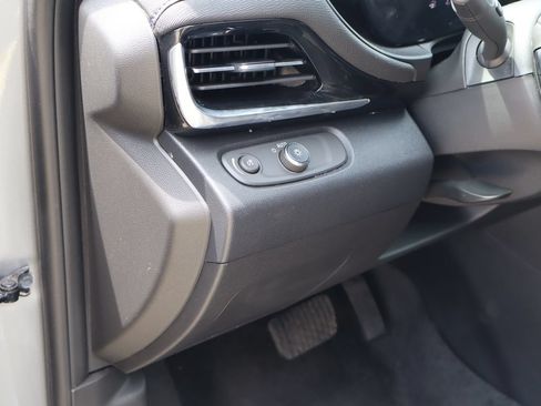 Used 2025 Buick Envista Sport Touring FWD image 21