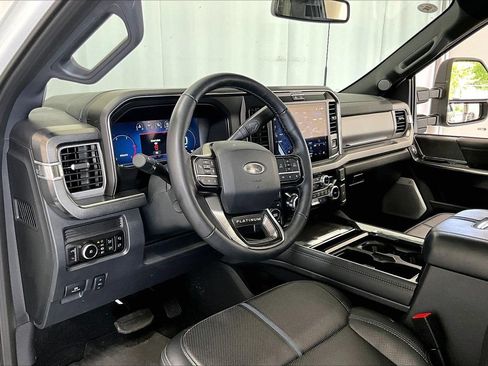 Used 2025 Ford F250 Platinum AWD/4WD image 14