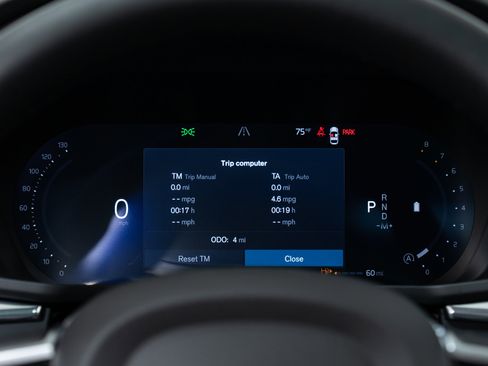 New 2026 Volvo XC60 B5 Plus w/ Protection Package Premier image 18