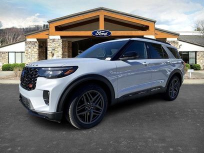 New 2026 Ford Explorer ST w/ Sun And Sound Package