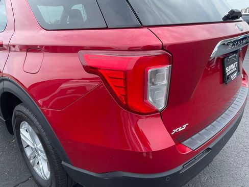 Used 2022 Ford Explorer XLT AWD/4WD image 38