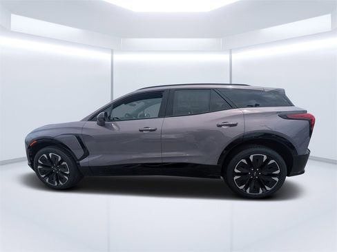 New 2025 Chevrolet Blazer EV RS image 11