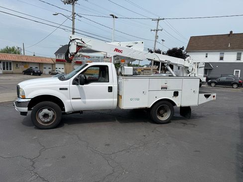 Used 2003 Ford F550 2WD Regular Cab Super Duty image 2