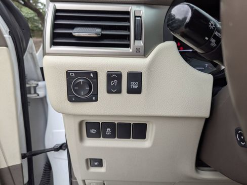 Used 2016 Lexus GX 460 w/ Premium Package AWD/4WD image 20
