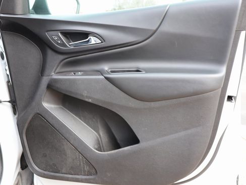Used 2018 Chevrolet Equinox LT image 9