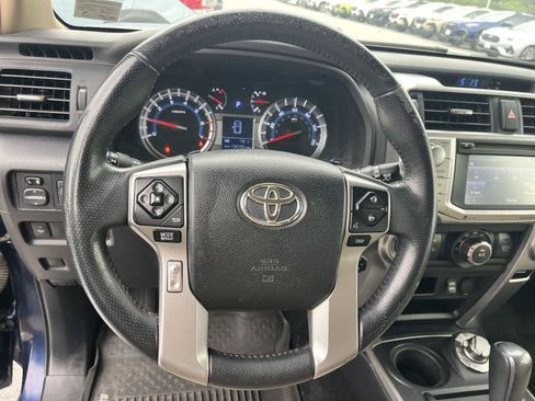 Used 2017 Toyota 4Runner SR5 AWD/4WD image 15