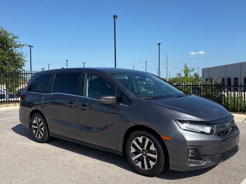 Used 2025 Honda Odyssey EX-L image 2
