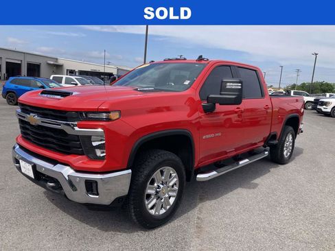 Used 2025 Chevrolet Silverado 2500 LT AWD/4WD image 8